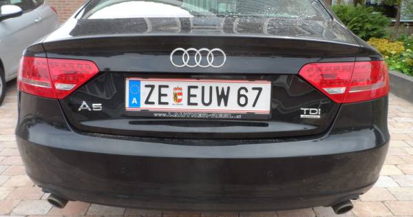 Van wie is die auto met het kenteken 'ZEEUW'? - PZC