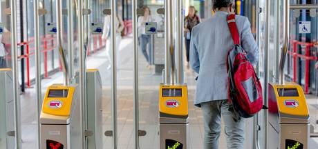 Early train passengers duped by new rules NS