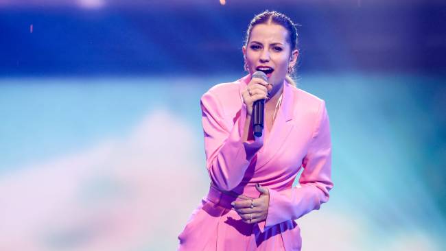 Louise knalt opnieuw keihard met ‘Crazy’