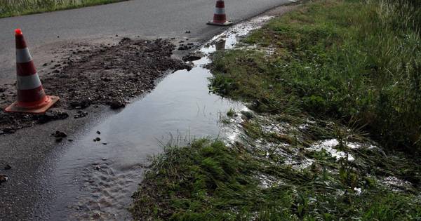 Ooijpolder heeft weer water na nachtelijke leidingbreuk - De Gelderlander