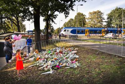 Kind (11) en begeleidster (32) nog in ziekenhuis, politie onderzoekt bakfiets