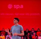 Rousseau krijgt uitzondering cumulverbod en spreekt leden toe: ‘Welk probleem heb je nu opgelost met uw ballekes en canon?’