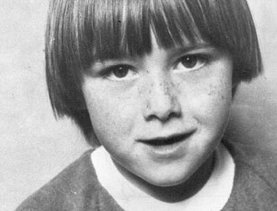 Gevangene gooit kokend water over kruis van pedoseksueel