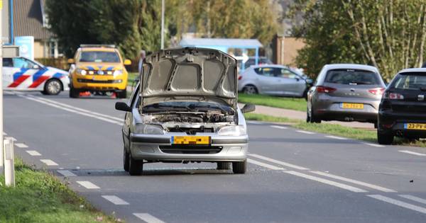 Botsing tussen auto en motor in Hedel | Bommelerwaard - BD.nl