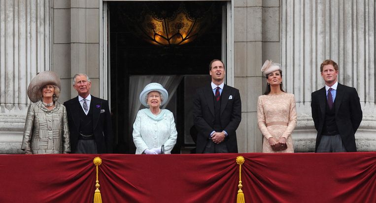 Koningin Elizabeth Ii Viert Negentigste Verjaardag Met Bescheiden Feestje Trouw