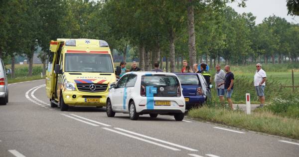 Een #wielrenner is zaterdag gewond geraakt na een aanrijding met een auto.