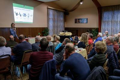 Antenne op kerk in Baak zorgt nog dit jaar voor mobiel bereik KPN-klanten