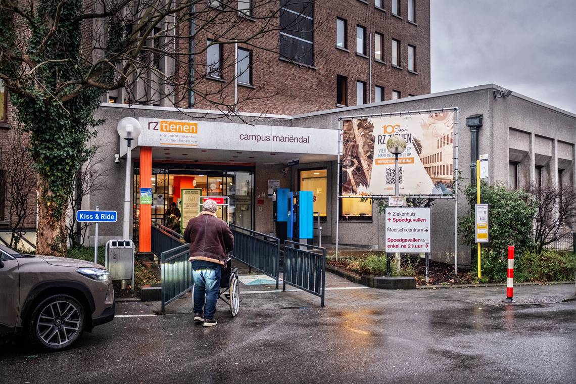 Patiënte stapte drie jaar geleden naar ombudsdienst over gynaecoloog G.D.: ‘Hij zei dat hij vrouwen op hun billen moest kletsen’