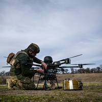 Rusland beschuldigt Oekraïne van aanvallen op olieterminal in Zwarte Zee • Voormalig gouverneur Koersk veroordeeld tot veertien jaar strafkamp wegens corruptie