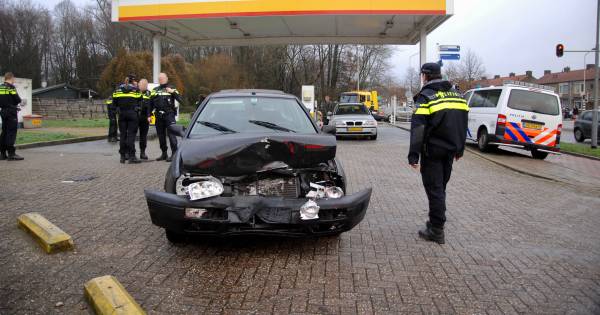 Automobilist onder invloed botst tegen andere auto en vlucht