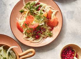 Venkelsla met grapefruit en granaatappel
