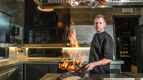 Sterrenchef Jan Tournier van Cuchara over zijn verloren jaar: “Collega's noemen me een gelukzak, omdat ik nu mijn baby'tje zie opgroeien. Ze hebben gelijk”