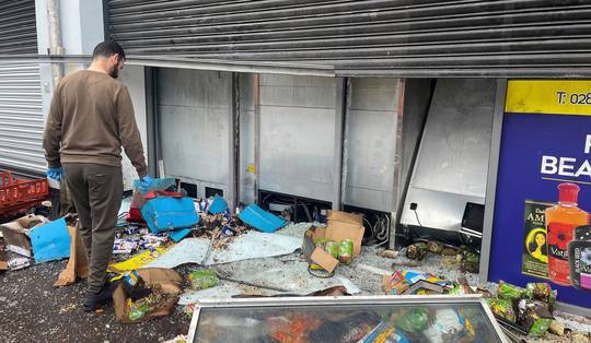 Elon Musk vindt op X een echokamer voor zijn meningen, en dat heeft ook effect op het straatgeweld in Engeland