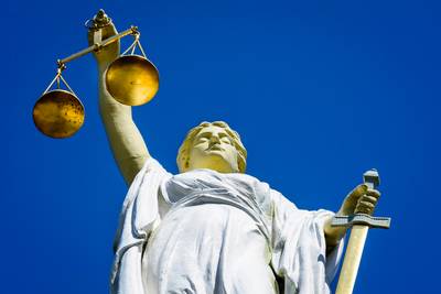 Rechtbank ziet seks met jonge vluchtelinge als liefde, niet als ontucht