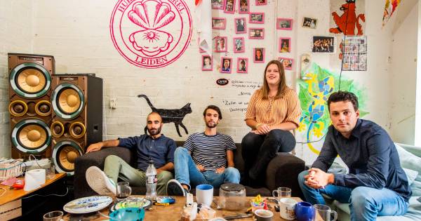 Klaar voor bierkratjes sjouwen en 'plafondkaas' | Terug naar school - AD.nl