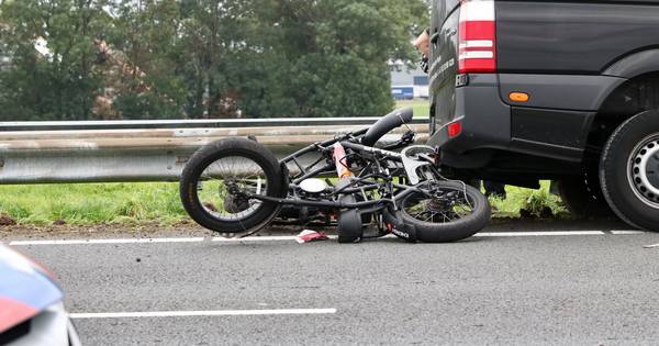 ‘Ongeluk met motorrijder’ blijkt gevallen lading en zorgt voor vertraging op A6.