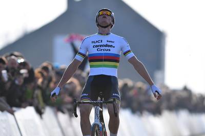 Mathieu van der Poel heerst: acht uit acht in Superprestige