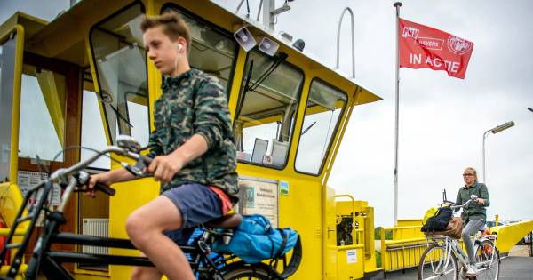 Staking Maasveren: deze hele week wordt 'gewoon' overgevaren