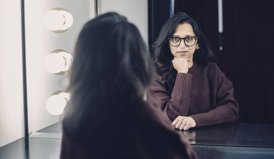 ‘Ik wist: hij gaat me straffen. Ik weet niet waarvoor, maar hij gáát me straffen’: Nathacha Appanah schreef een virtuoos boek over femicide