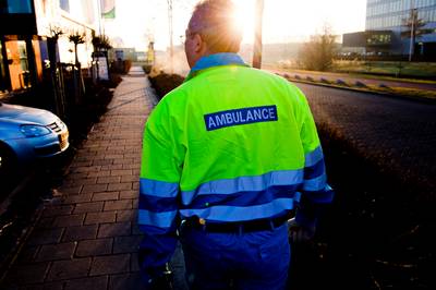 FNV: betere arbeidsvoorwaarden voor ambulancepersoneel