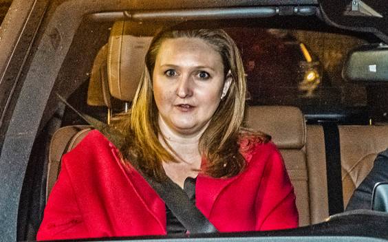 Informateur Magnette (PS) biedt ontslag aan, koning start consultatieronde 