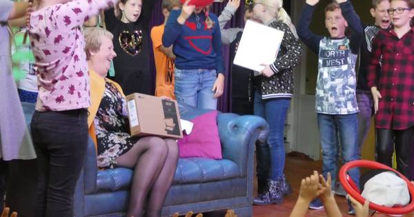 42 jaar juf in Standdaarbuiten: groots afscheid van geliefde Jenny