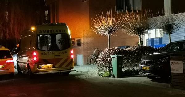 Een centralist van de 112-meldkamer heeft in februari een fataal incident bij een zorginstelling in Wageningen verkeerd ingeschat en daardoor te laat politiewagens gestuurd. (Premium).