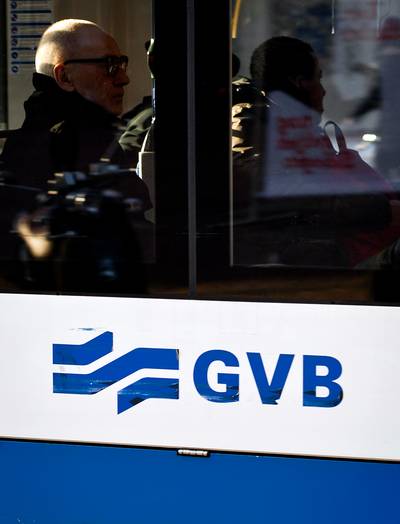 Meerdere zwaargewonden door botsing met tram in Amsterdam