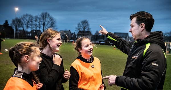 Afgelopen met gemopper tegen trainer in Loosbroek: 'Ze zeiden: Ik luister niet naar jou, doe 't lekk