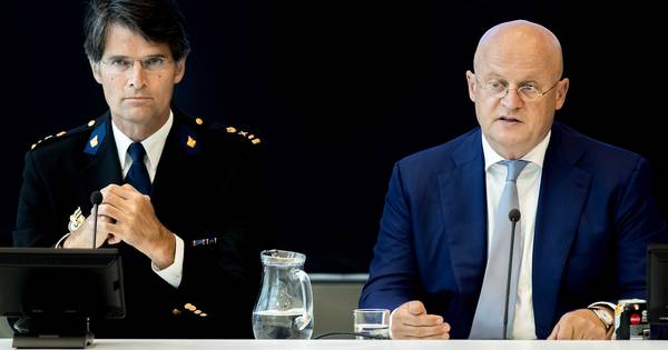 Politie krijgt bijna 100 miljoen om werkdruk te verlagen - AD.nl