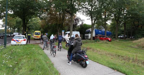 Scooterrijdster gewond na aanrijding met auto op Rooiseweg in Schijndel.
