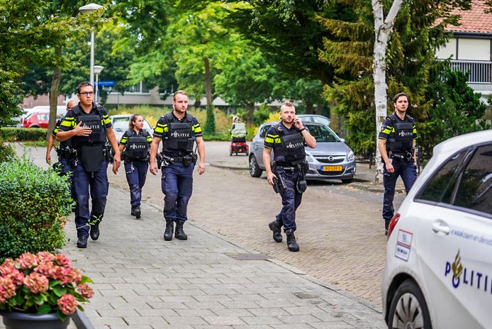 Veel politie op de been voor melding van schietincident in Stratum. Achteraf zou het om vuurwerk gaan.