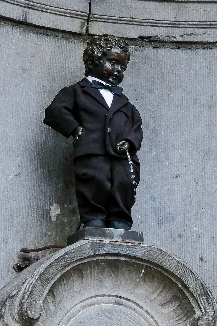 Manneken Pis viert 400ste verjaardag in smoking ...