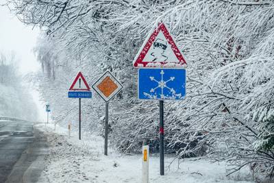 La vigilance renforcée sur les routes wallonnes est maintenue: conditions glissantes en provinces de Namur et Luxembourg