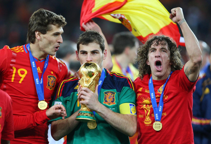 Iker Casillas kust de wereldbeker in 2010.