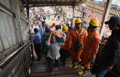 Tientallen doden en gewonden na stormloop op station Mumbai