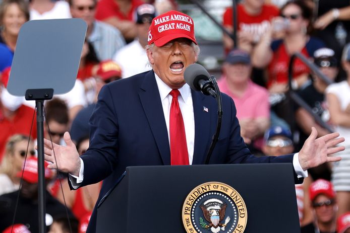 Donald J. Trump lors du grand rassemblement au stade Raymond James de Tampa en Floride.