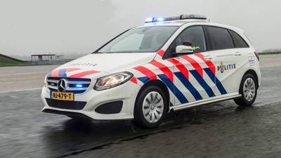 Agenten teleurgesteld: schakelflippers in nieuwe auto zijn vastgelijmd