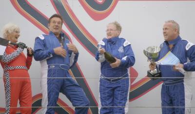 Gré (80) scheurt in eerste Geer en Goor over racecircuit