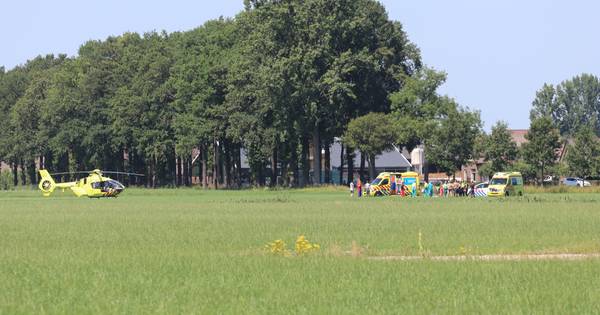 Militair (22) komt om het leven bij parachutesprong bij vliegveld Teuge - De Gelderlander