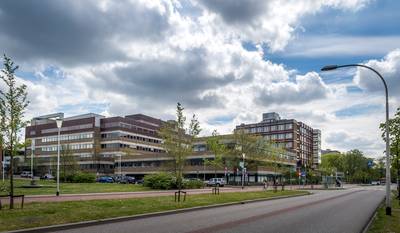 Man springt van verdieping in Radboud