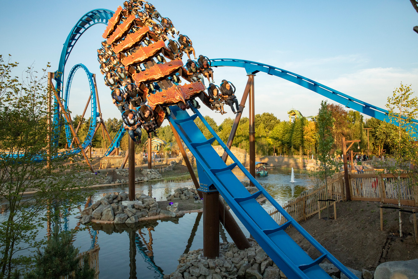 Achtbaan Fenix Steelt Show In Toverland In Sevenum Foto AD nl
