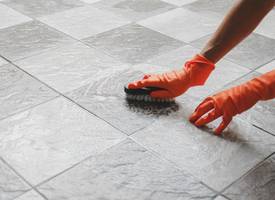 Dit is de beste manier om tegels en voegen schoon te maken