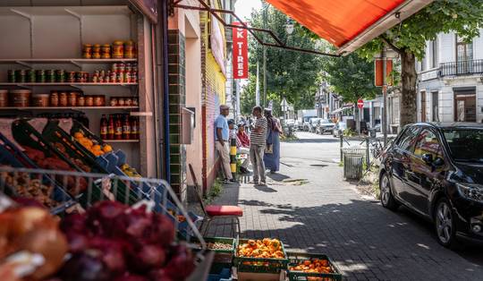 ‘Voor gewone mensen is er geen probleem. Je moet alleen de regels van de straat kennen’: samenscholingsverbod in Molenbeek