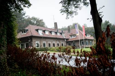 Ex-hulpverlener Hoenderloo Groep verdacht van seksuele uitbuiting drie jonge vrouwen