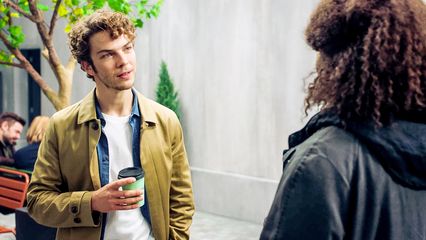 60. De verloving tussen Katja en Jonas verschijnt in de pers