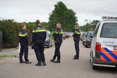 Crimineel Jan B. (69) aangehouden voor wapenbezit bij zijn woning in Hulten, groot politieonderzoek 
