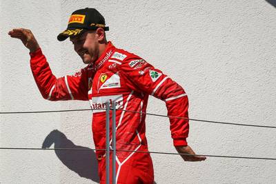 Vettel klokt snelste tijd, Kubica rijdt 142 rondes op tweede testdag