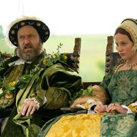 Jude Law terroriseert zijn vrouw (en de neusgaten van zijn tegenspelers) als Hendrik VIII in 'Firebrand'