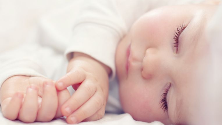kans op overlijden kind vijf keer groter bij ouders in bed het parool